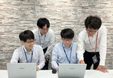 スタッフ集合写真