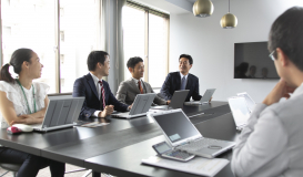 率直に意見を言い合える関係性を築いています
