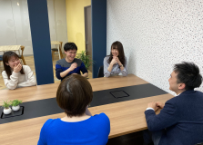 従業員の9割が私服で勤務しています