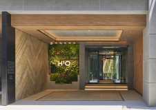 建物のエントランスです。