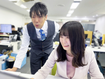 オフィス内では常にBGMが流れ、和気あいあいとした環境です♬