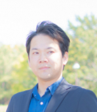 当法人代表の岩壁です。社労士開業前に人事担当も10年以上やっていたので業務歴はベテランの域です。