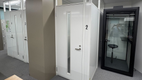 会議や集中したいときはブースで仕事も可