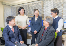 男性2名、女性5名が在籍する事務所です。