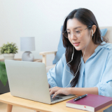 フルリモートでの勤務なので、居住地は不問！日本のどこにいても勤務が可能です