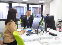 事務所内打合せの様子