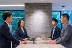 社員間のコミュニケーションも活発で、チームワークを重視した働きやすい職場です。