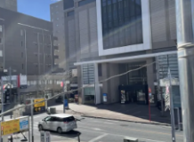 浦和駅から約8分の好立地です。ランチや買い物に困ることはありません！