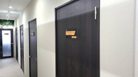 集中テレワーク室あり