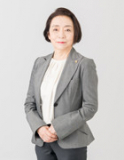 代表：岸厚子