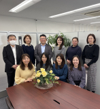 明るくお洒落でお酒好きな人が多いです！