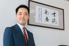 代表の阪本です