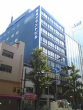 事務所の入っているビルの外観です