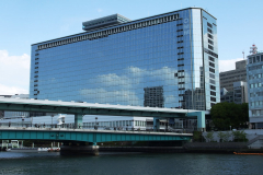 オフィスビル外観