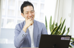 代表の三田も社労士です。