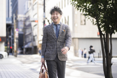 代表の穂積です