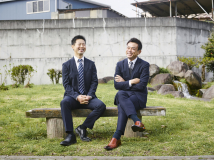 代表の泉と社労士の多胡です。面接は私たちが対応させていただきます。ご応募お待ちしています！