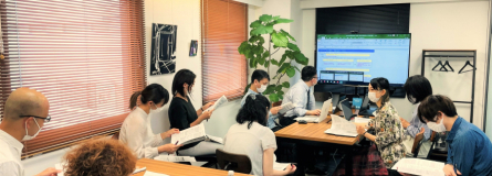 社内勉強会を定期的にしています！