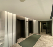 ビルのエントランス