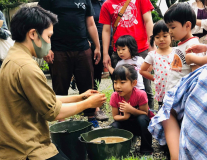 地域の子どもたちと農と食を通じた“共に育てる”体験を。 活動を重ねる中で、参加している子どもたちの変化や成長を実感しています。