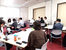 社内ミーティングの様子です
