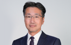 代表の村上です。