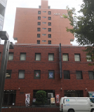 当事務所のあるビルです。12Fの高層階に事務所があります。新宿駅徒歩6分です